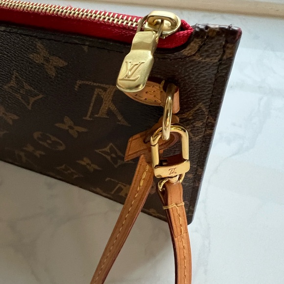 Louis Vuitton Monogram Neverfull Pouchette - Authentic! - Picture 3 of 8